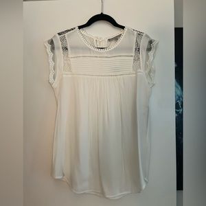 Daniel Rainn Becru Lace Detail short sleeve top